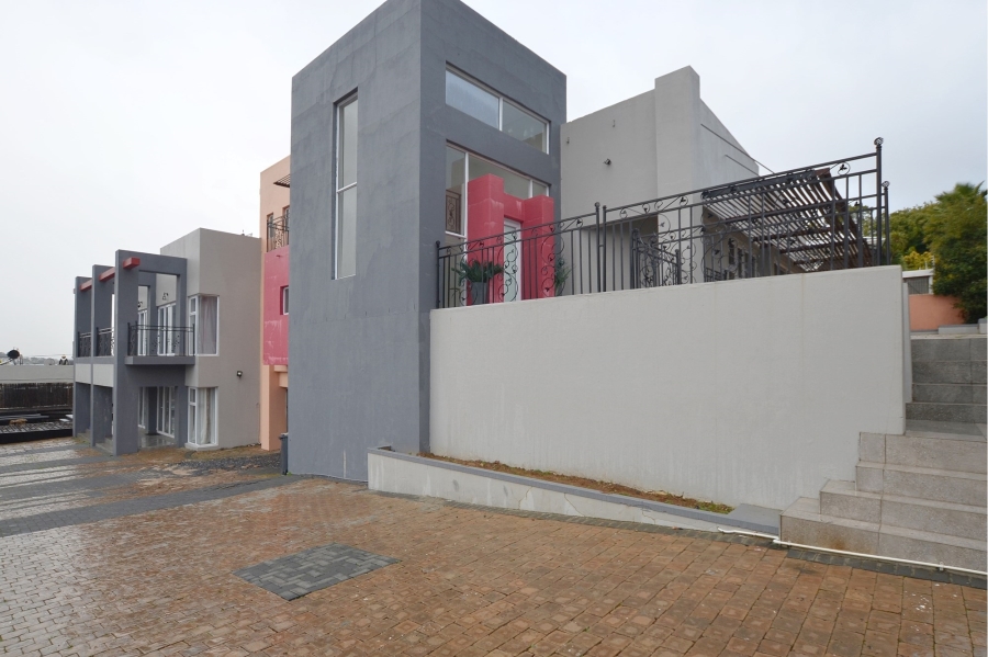 2 Bedroom Property for Sale in Kenridge Western Cape